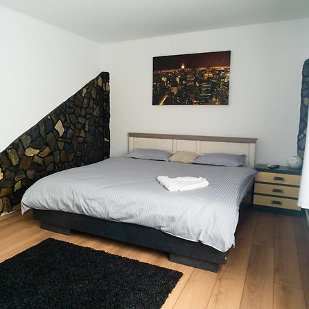 Apartament Dacul Hunedoara Eksteriør billede